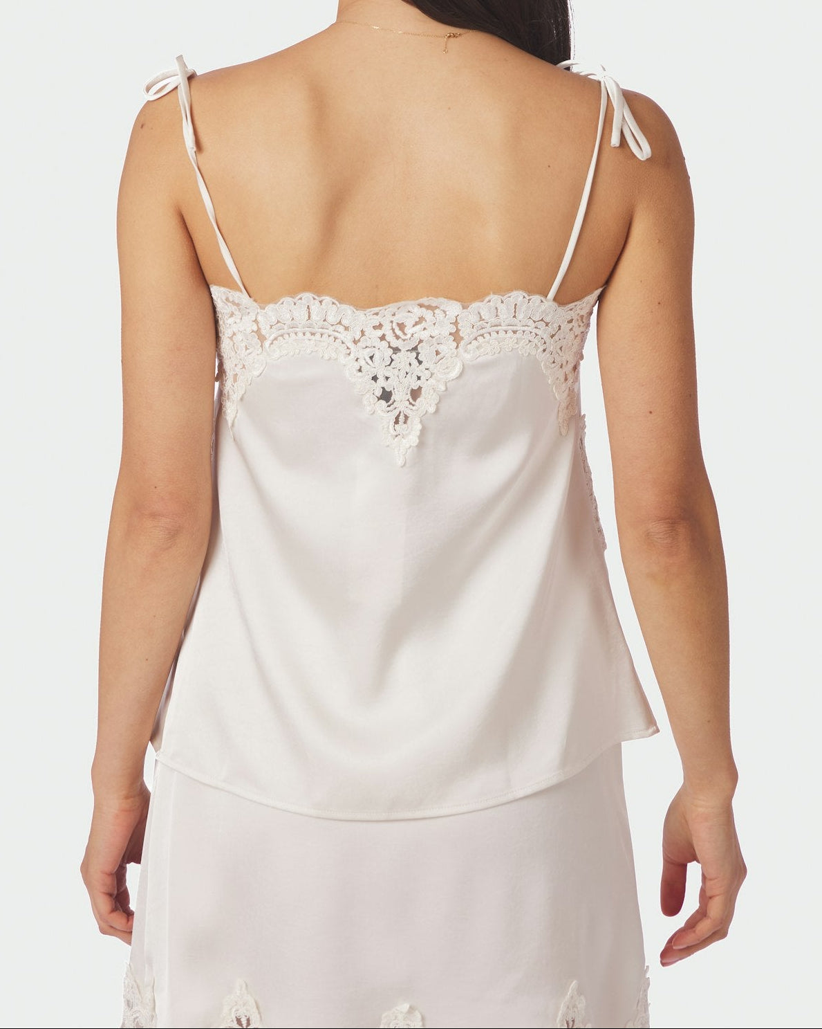 Kaela Heavy Sateen Lace Top Pearl fra Neo Noir, hvid satin top