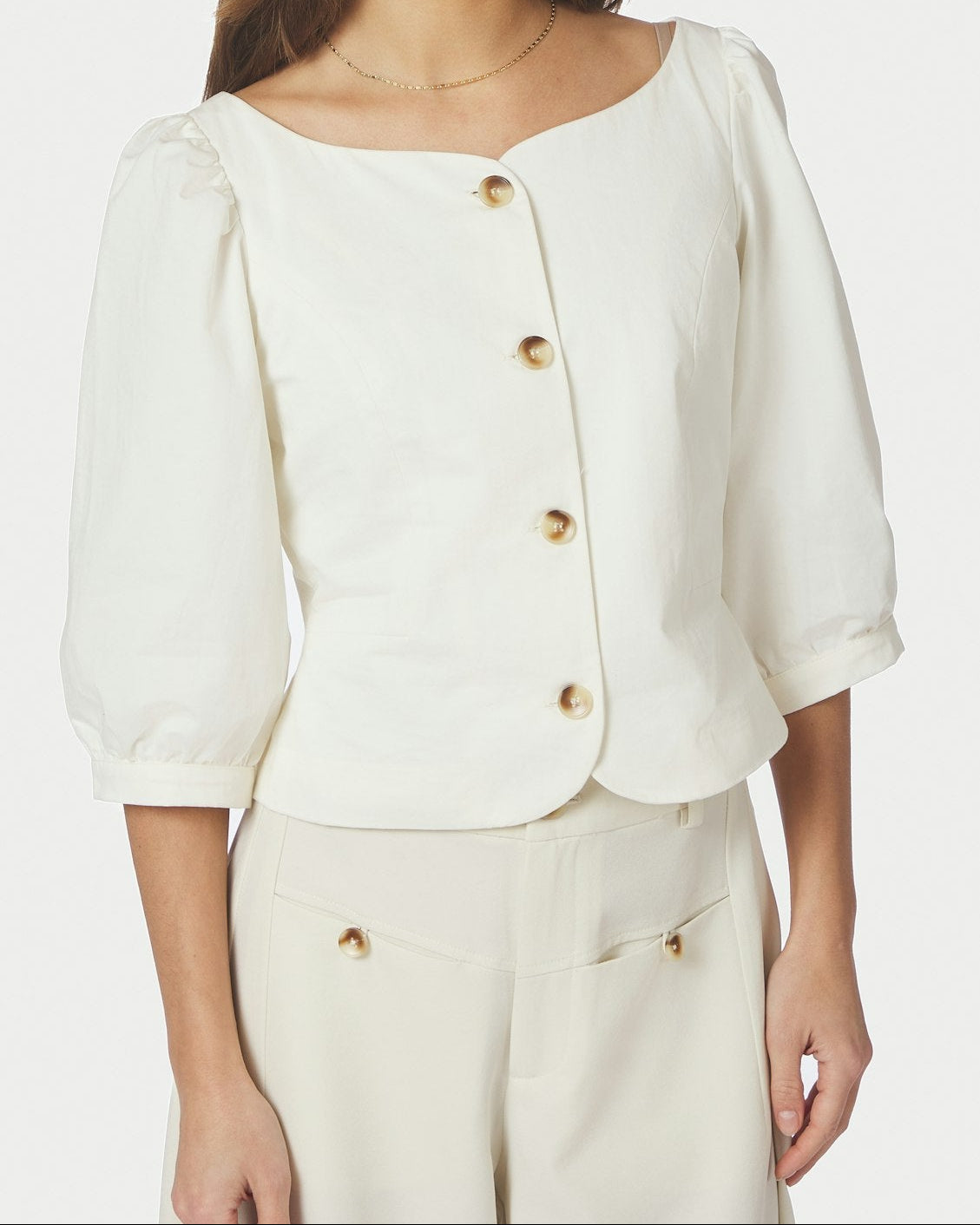 Jeannie Twill Bluse Off White fra Neo Noir, hvid feminin bluse