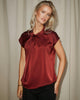 Neo Noir Fleur Drapy Satin Bluse Burgundy (Forudbestilling lev. slut november)