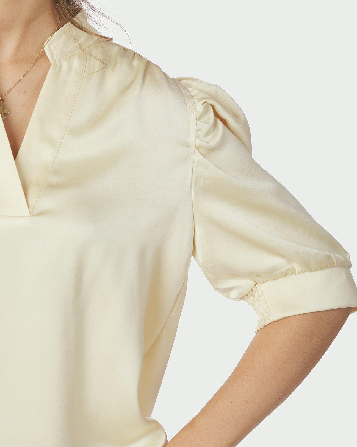 Neo Noir Roella Heavy Sateen Blouse Light Yellow NOS26, gul top