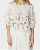 Fia Embroidery Bluse White fra Neo Noir, hvid broderet bluse